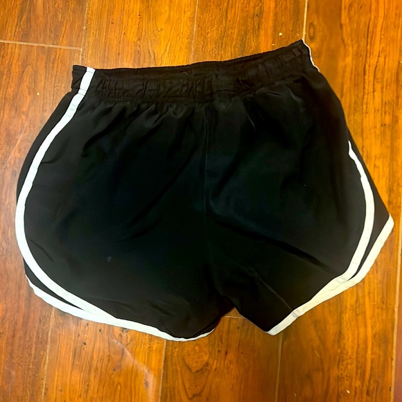Extra small black nike shorts - Picture 2 of 2